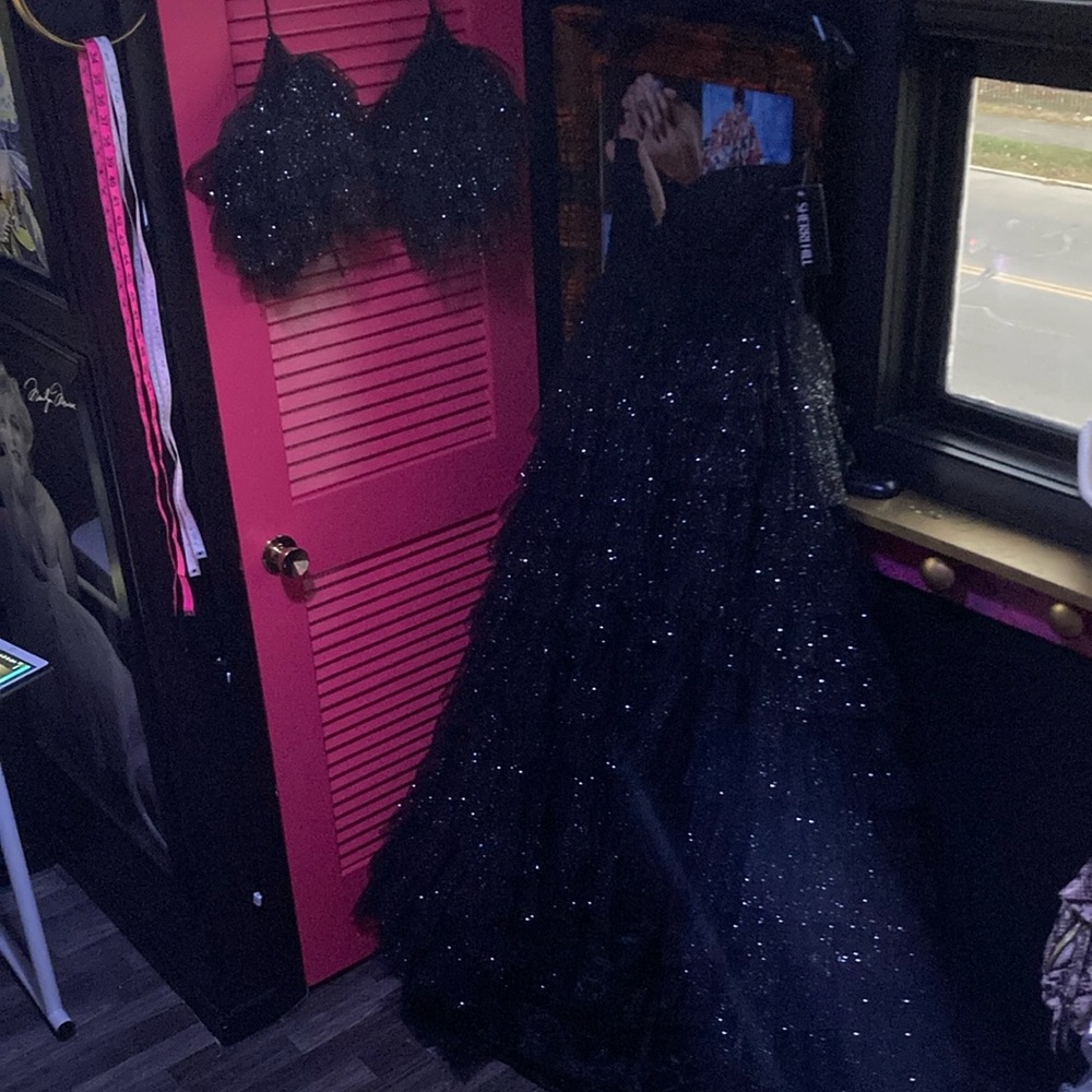 NWT SHERRI HILL SIZE 6 GOWN - Picture 12 of 17